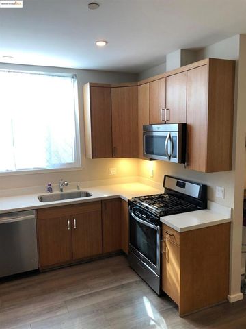 562 29th St, Oakland, CA 94605