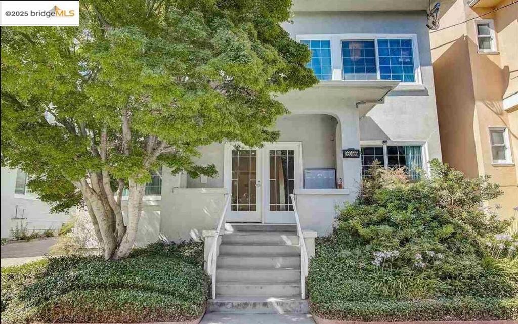 562 29th St, Oakland, CA 94605