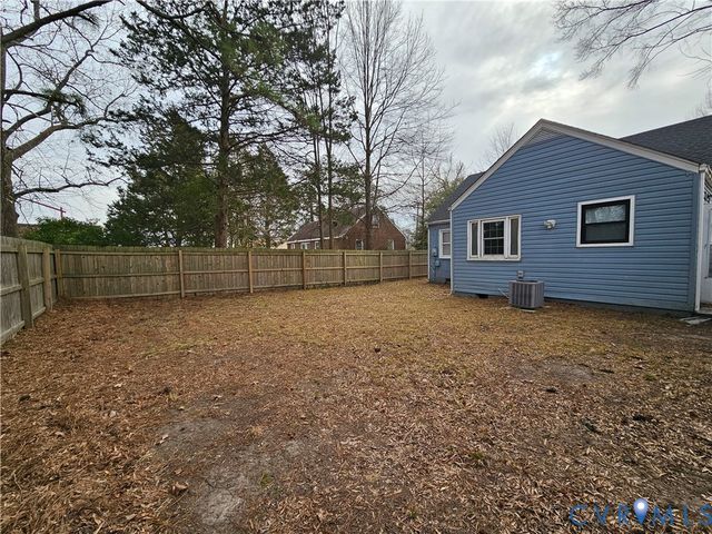 1929 Oakland St, Petersburg, VA 23805
