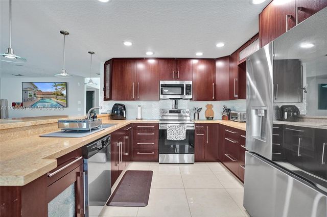 13901 Appalachian Trl, Davie, FL 33325