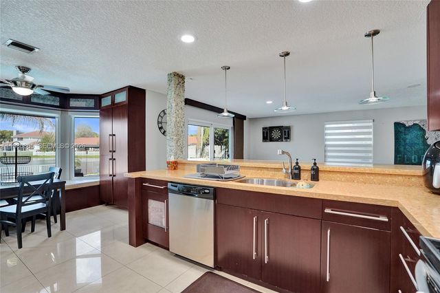 13901 Appalachian Trl, Davie, FL 33325