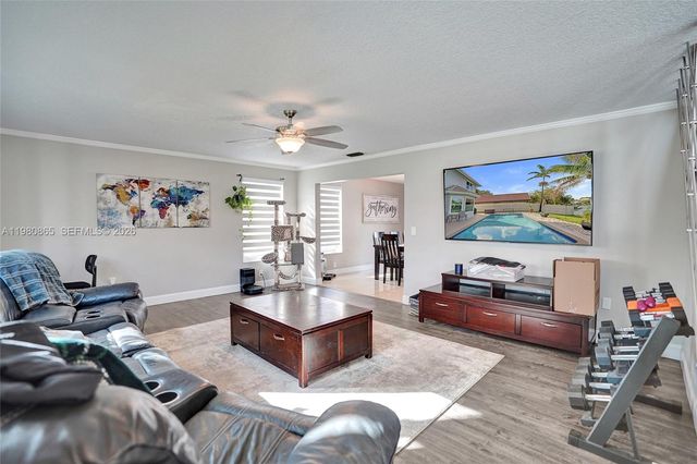 13901 Appalachian Trl, Davie, FL 33325