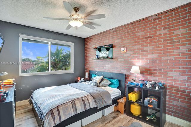 13901 Appalachian Trl, Davie, FL 33325