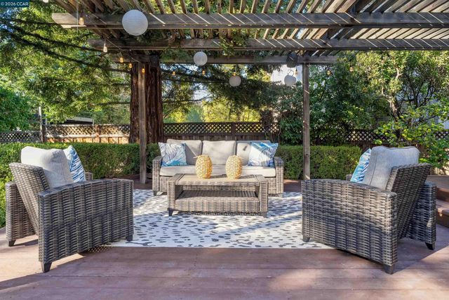 3840 Cottonwood Dr, Danville, CA 94506