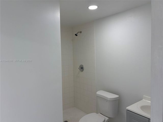 330 N 69th Way, Hollywood, FL 33024