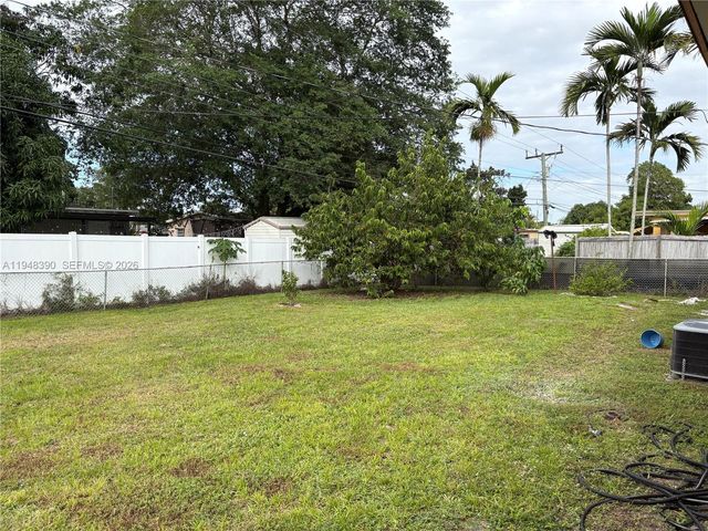 330 N 69th Way, Hollywood, FL 33024