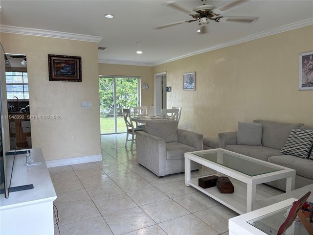 330 N 69th Way, Hollywood, FL 33024