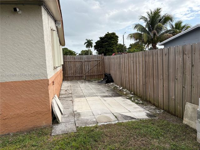 330 N 69th Way, Hollywood, FL 33024