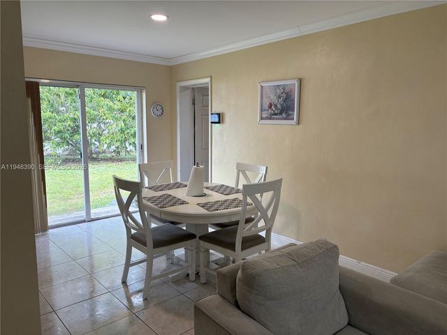 330 N 69th Way, Hollywood, FL 33024