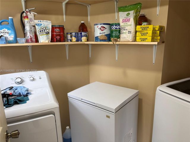 330 N 69th Way, Hollywood, FL 33024