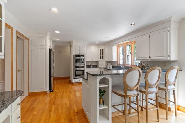 282 Blue Ridge Rd, North Andover, MA 01845