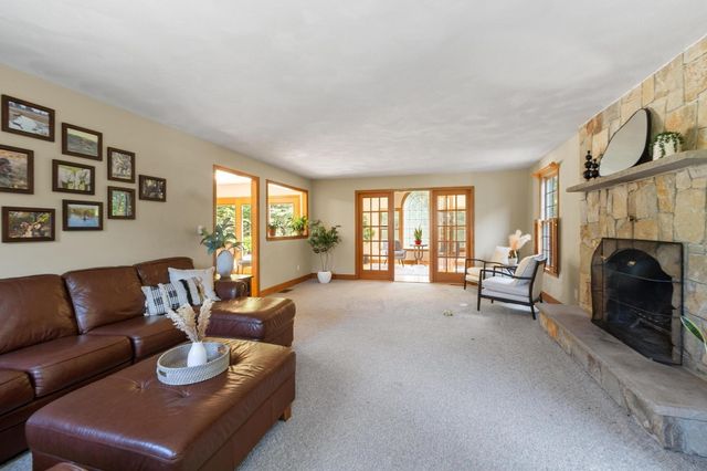282 Blue Ridge Rd, North Andover, MA 01845