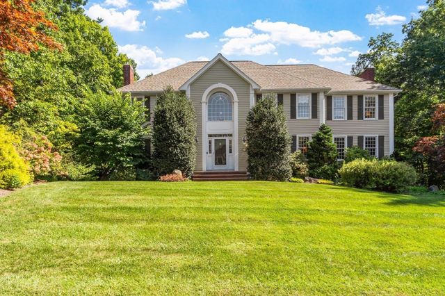 282 Blue Ridge Rd, North Andover, MA 01845