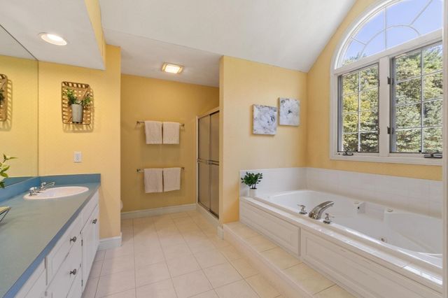 282 Blue Ridge Rd, North Andover, MA 01845
