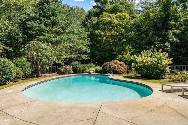 282 Blue Ridge Rd, North Andover, MA 01845