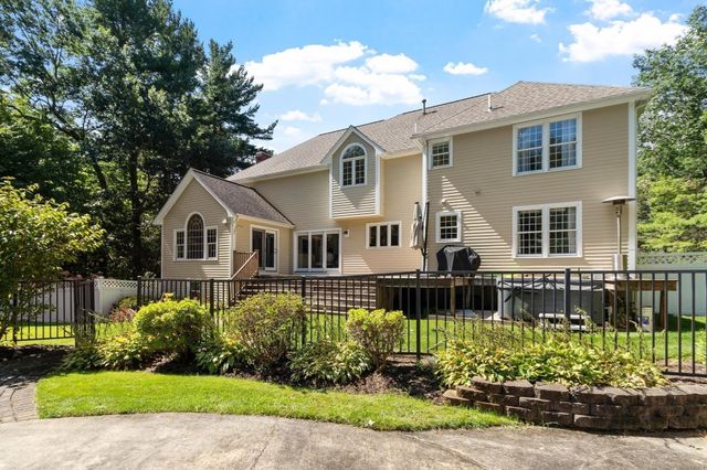 282 Blue Ridge Rd, North Andover, MA 01845