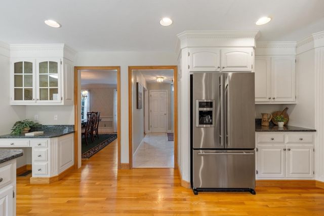 282 Blue Ridge Rd, North Andover, MA 01845