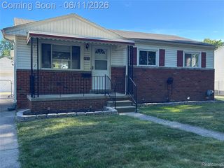 21820 Downing Street, Saint Clair Shores, MI 48080