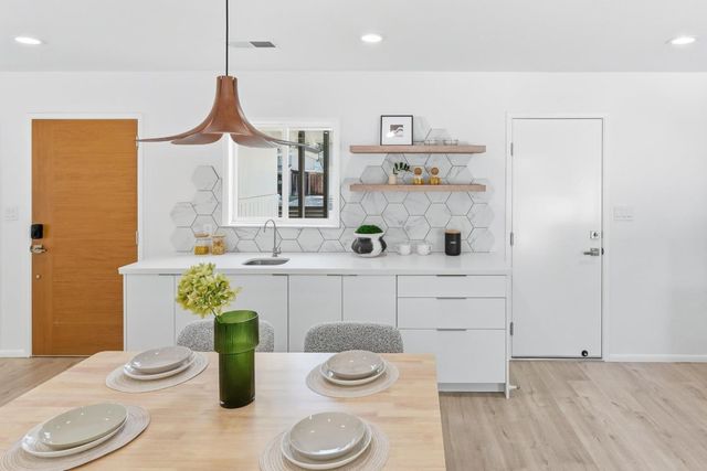 3086 Taper Avenue, Santa Clara, CA 95051