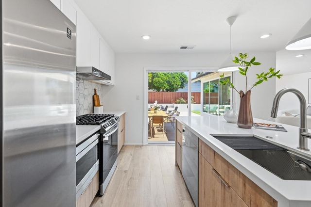 3086 Taper Avenue, Santa Clara, CA 95051