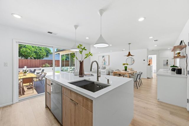 3086 Taper Avenue, Santa Clara, CA 95051