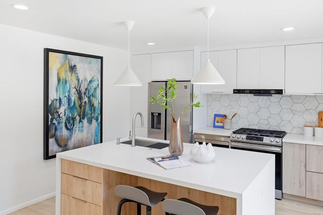3086 Taper Avenue, Santa Clara, CA 95051