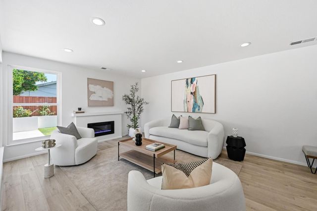 3086 Taper Avenue, Santa Clara, CA 95051