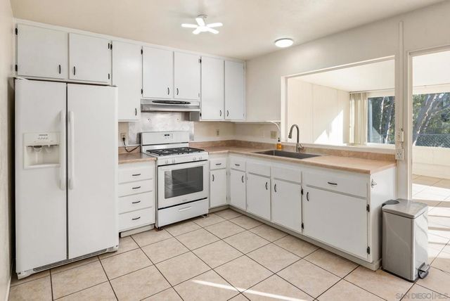 8555 Jade Coast, San Diego, CA 92126