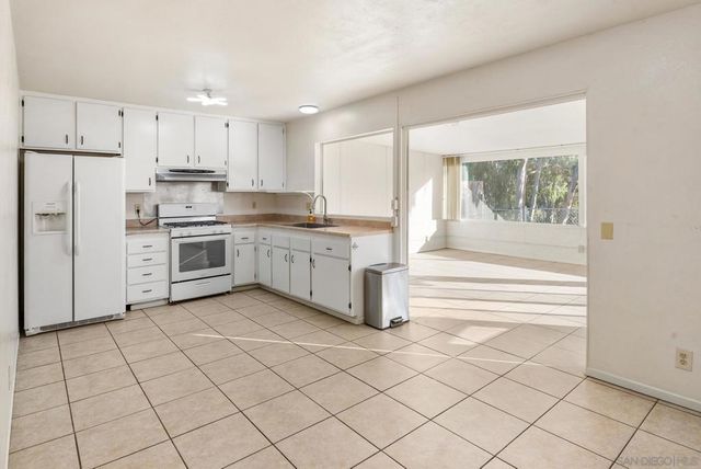 8555 Jade Coast, San Diego, CA 92126