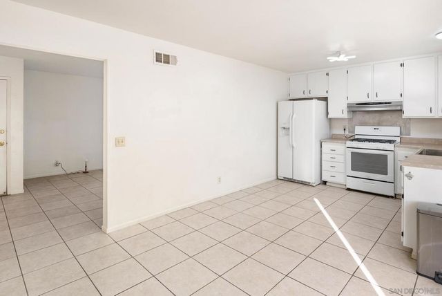 8555 Jade Coast, San Diego, CA 92126