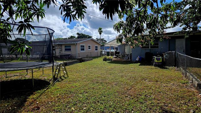 6141 SW 41st Ct, Davie, FL 33314