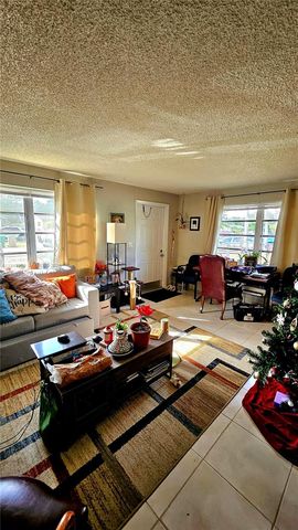 6141 SW 41st Ct, Davie, FL 33314