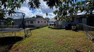 6141 SW 41st Ct, Davie, FL 33314