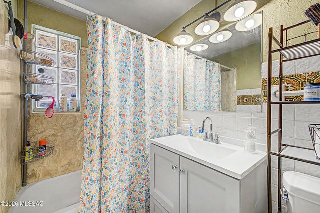 2467 N Sparkman Boulevard, Tucson, AZ 85716