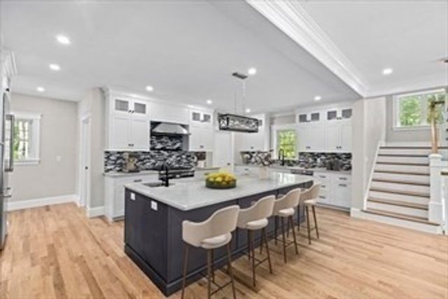 10 Union Lane, Canton, MA 02021