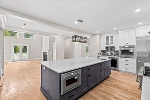 10 Union Lane, Canton, MA 02021