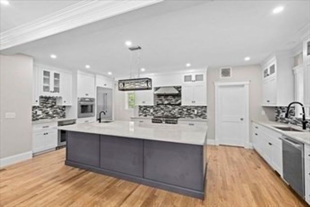 10 Union Lane, Canton, MA 02021