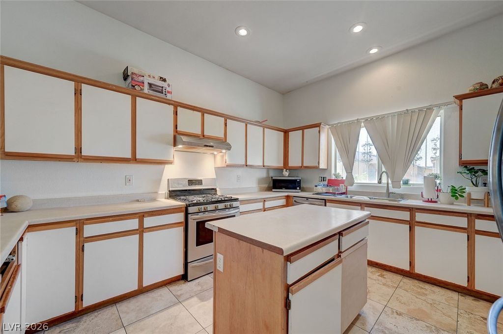 1644 Otto Merida Avenue, Las Vegas, NV 89106 — photo 4