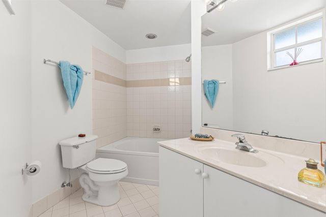 1957 BRANDYWINE Road 207, West Palm Beach, FL 33409