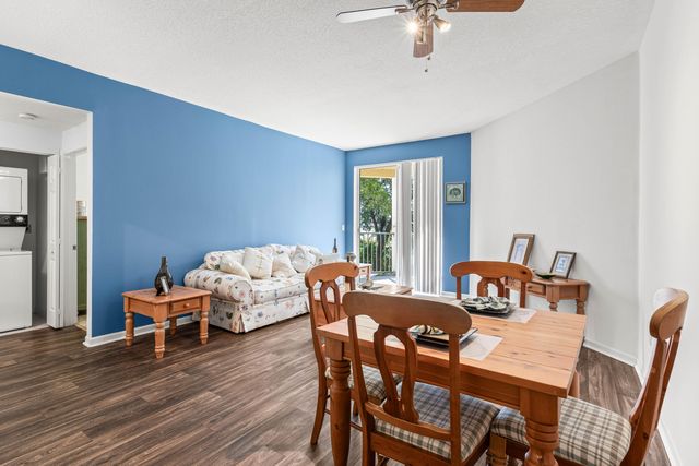 1957 BRANDYWINE Road 207, West Palm Beach, FL 33409