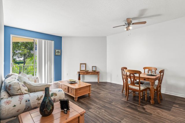 1957 BRANDYWINE Road 207, West Palm Beach, FL 33409