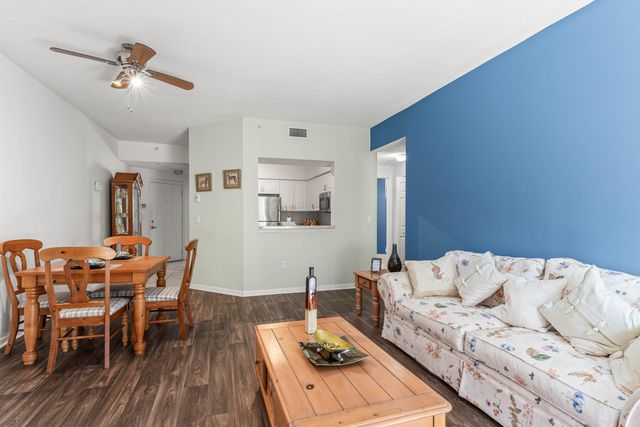 1957 BRANDYWINE Road 207, West Palm Beach, FL 33409