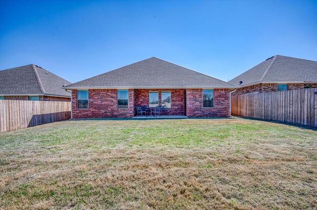 3909 Lynne Avenue, Edmond, OK 73012