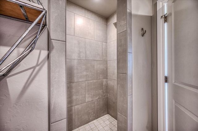 3909 Lynne Avenue, Edmond, OK 73012