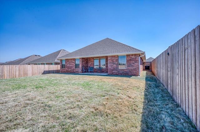 3909 Lynne Avenue, Edmond, OK 73012