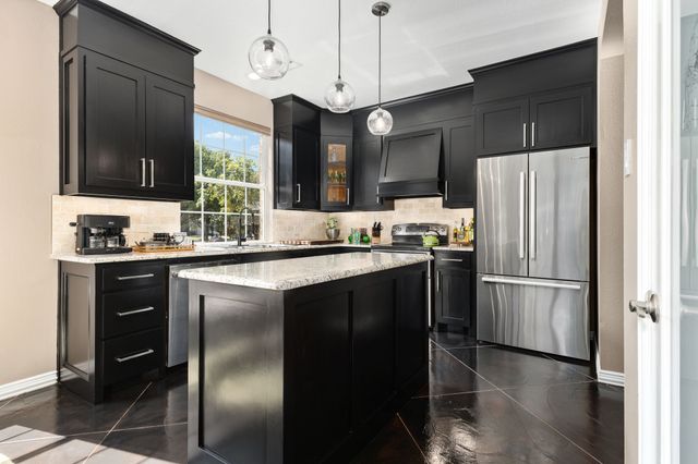 8013 Pretoria Place, Fort Worth, TX 76123