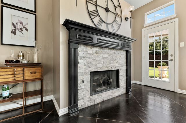 8013 Pretoria Place, Fort Worth, TX 76123