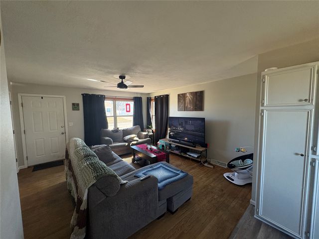 456 Mayberry Drive NW, Cedar Rapids, IA 52405