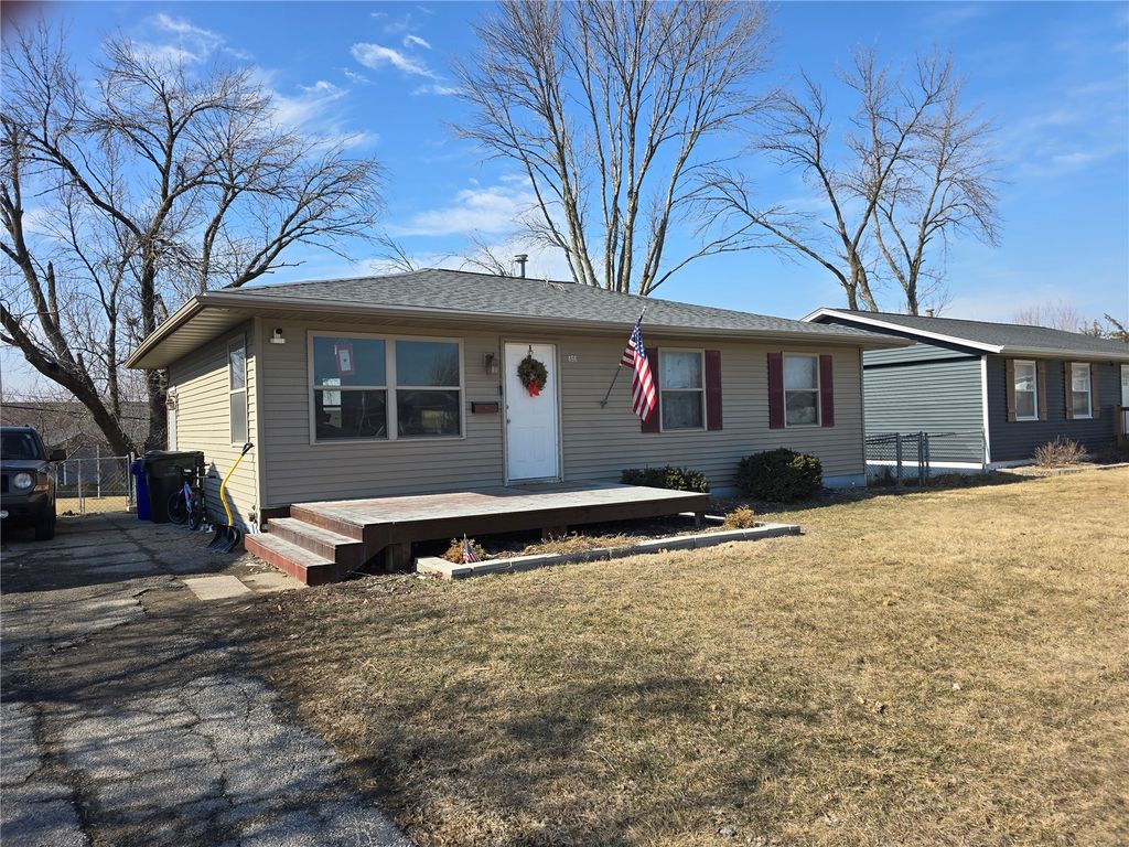 456 Mayberry Drive NW, Cedar Rapids, IA 52405