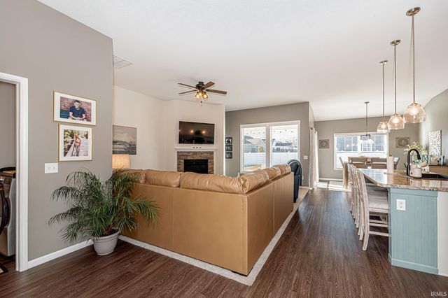 10940 Fenton Cove, Roanoke, IN 46783